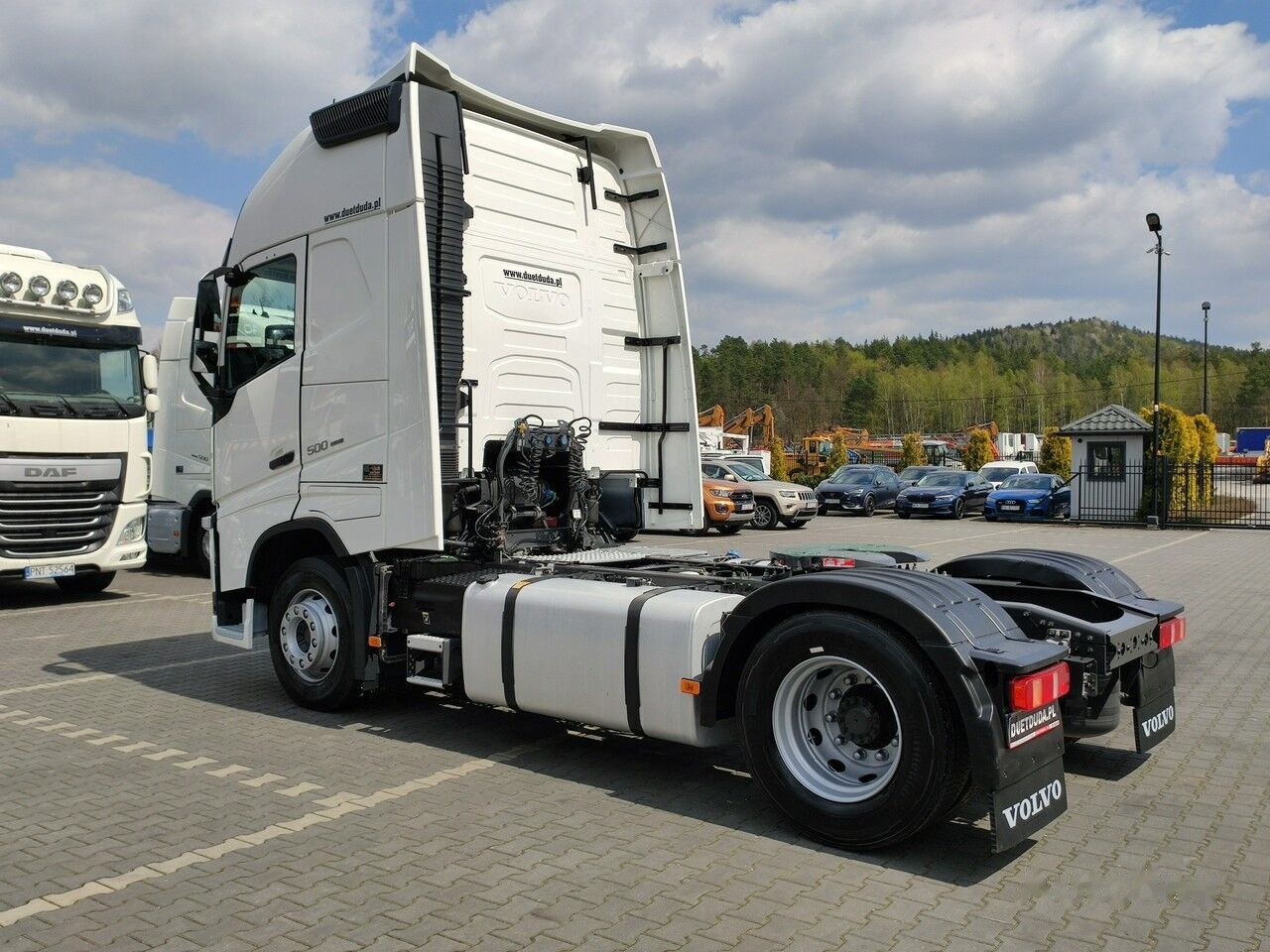 Tractor unit Volvo FH4 500: picture 12