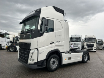 New Tractor unit Volvo FH 13.500 4x2 Globetrotter: picture 2