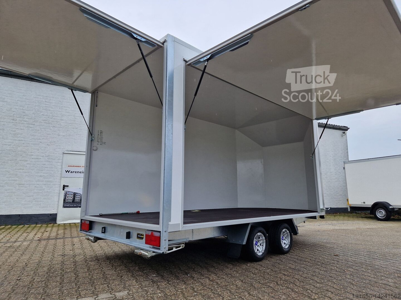 New Vending trailer Blyss Messe Eventtrailer aerodynamische front 2 Klappen Bodentief: picture 5