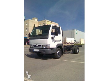 Nissan Cabstar E 120.35 - Cab chassis truck