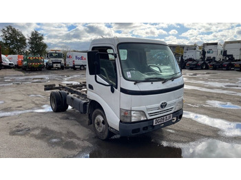 Toyota DYNA 350 3.0 D4D - Cab chassis truck