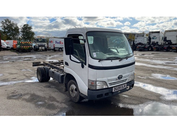 Toyota DYNA 350 3.0 D4D - Cab chassis truck