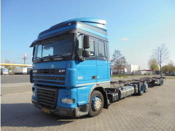 Container transporter/ Swap body truck DAF FAR XF 105-410 6X2: picture 1