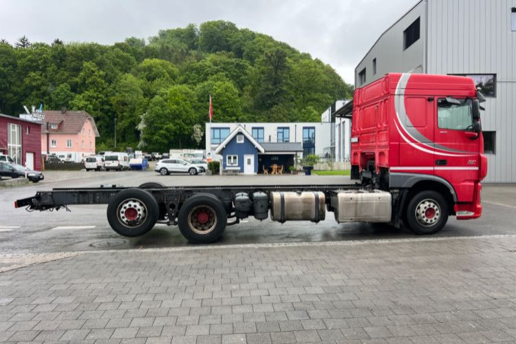Cab chassis truck DAF XF460 6x2: picture 3
