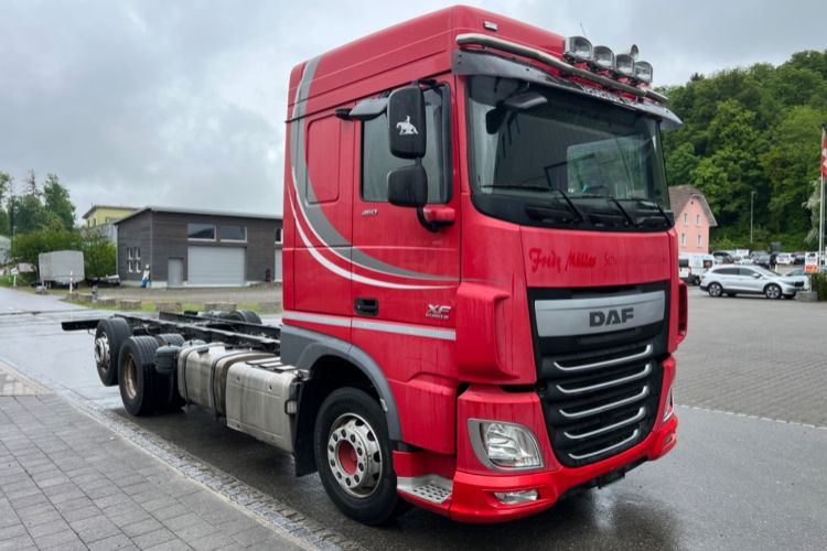 Cab chassis truck DAF XF460 6x2: picture 4
