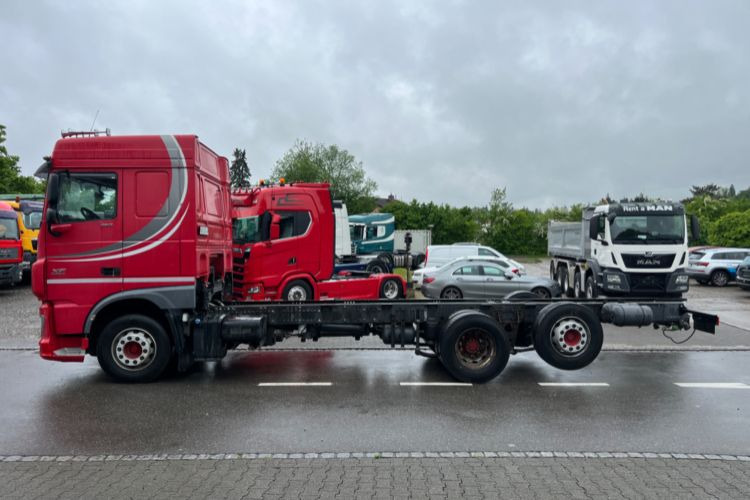 Cab chassis truck DAF XF460 6x2: picture 8