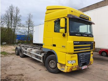 Isothermal truck DAF XF 105.460: picture 1