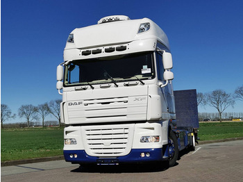 Container transporter/ Swap body truck DAF XF 105 460