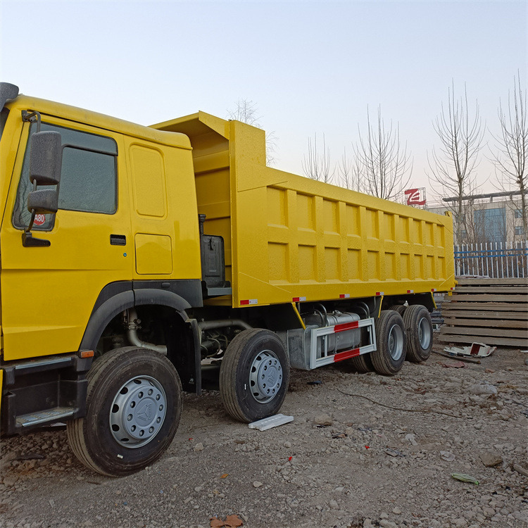 Tipper HOWO HOWO 8x4 371-Yellow Tipper: picture 10