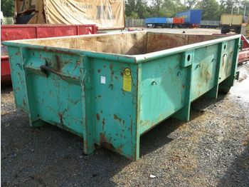 Hook lift truck