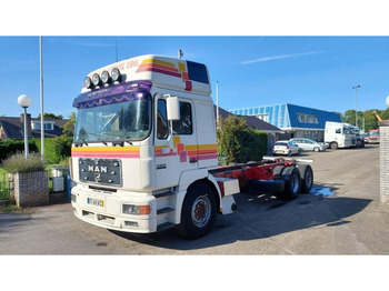 Cab chassis truck MAN 26.463