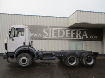 Cab chassis truck Mercedes-Benz 2426 , V8 , 6x4 , Manual , Spring Suspension: picture 2