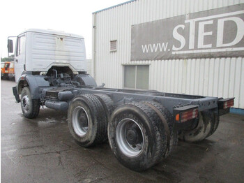 Cab chassis truck Mercedes-Benz 2426 , V8 , 6x4 , Manual , Spring Suspension: picture 5