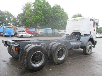 Cab chassis truck Mercedes-Benz 2426 , V8 , 6x4 , Manual , Spring Suspension: picture 3