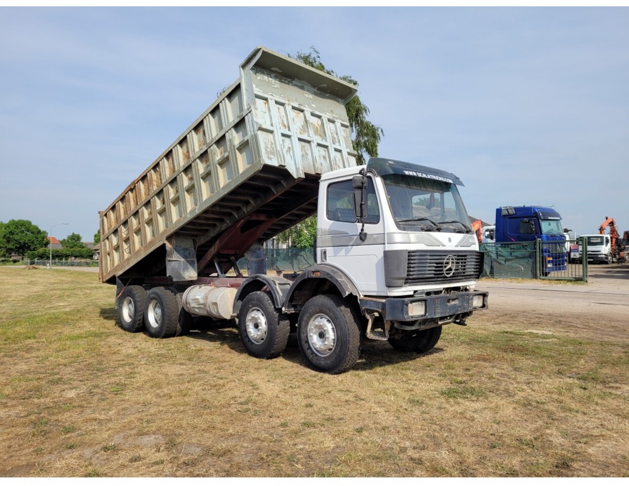Tipper Mercedes-Benz 3535 8X4 Tipper V8 Spring/Spring Manual gearbox: picture 7