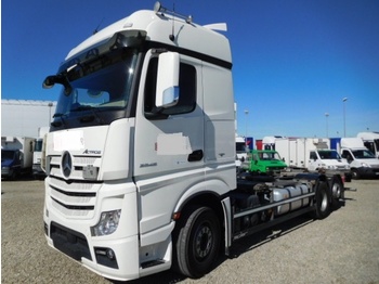 Container transporter/ Swap body truck Mercedes-Benz ACTROS 25 45: picture 1