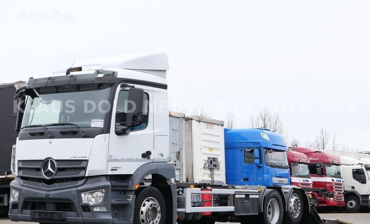 Lease a Mercedes-Benz Actros 2540 6x2 BDF Container truck + tail lift Mercedes-Benz Actros 2540 6x2 BDF Container truck + tail lift: picture 1