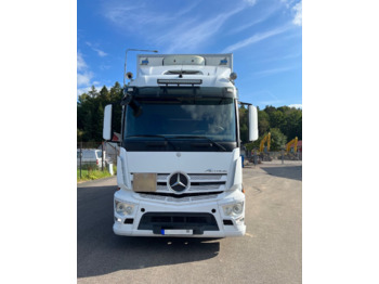 Mercedes-Benz Actros 2543  - Box truck: picture 2