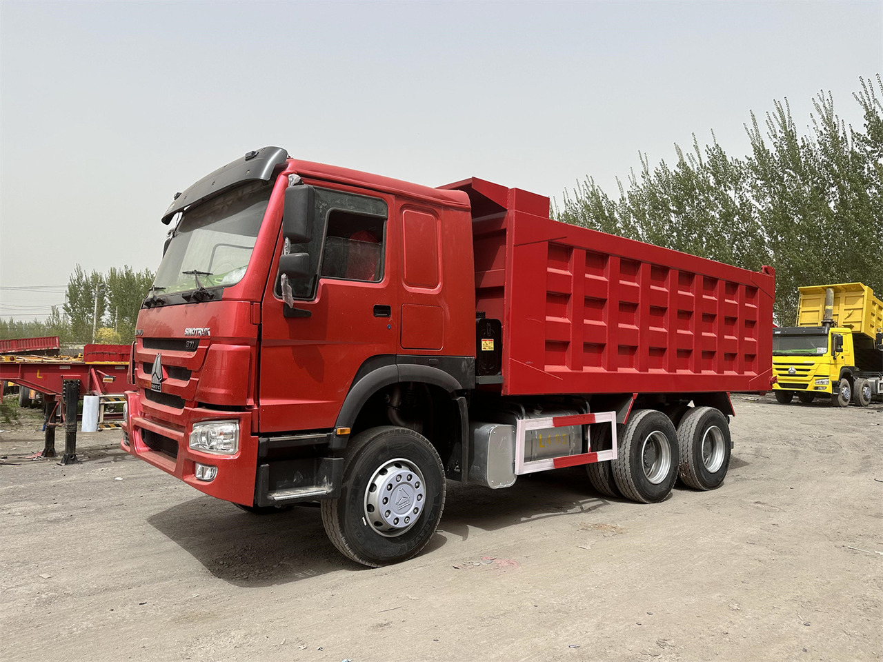 Tipper for transportation of silos SINOTRUK Howo Dump truck 371: picture 2