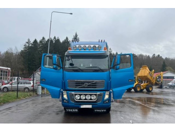 Volvo FH16-610 6x4 Euro 5  - Timber truck: picture 1
