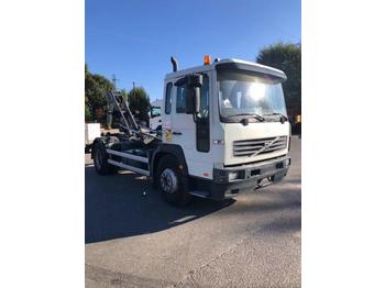 Hook lift truck Volvo FL6 220: picture 1