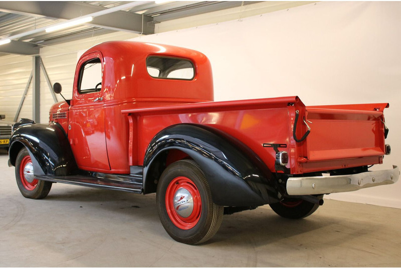 Lease a Chevrolet Pick Up Deluxe Chevrolet Pick Up Deluxe: picture 2