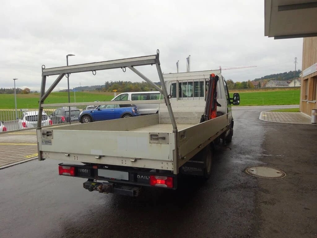 Lease a IVECO Daily 35C21 Flatbed + crane IVECO Daily 35C21 Flatbed + crane: picture 3