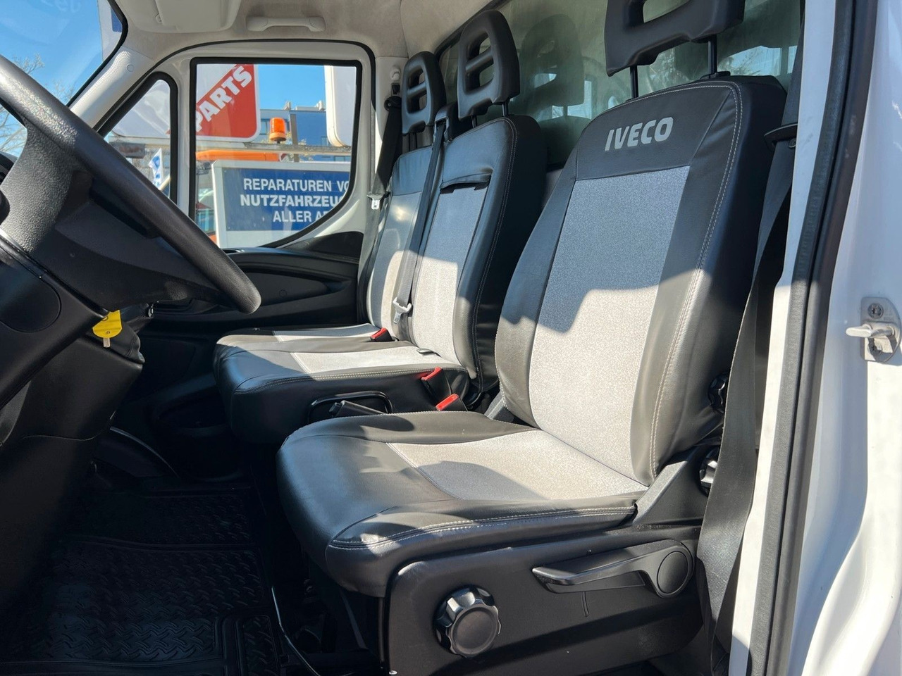 Curtain side van IVECO Daily 35S14 Curtain side: picture 9