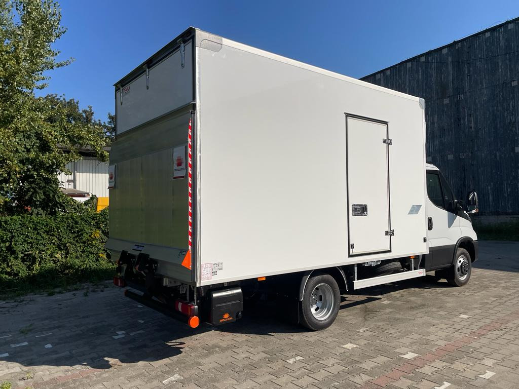 Lease a Iveco Daily 50C18HZ Container mit 8 Paletten und einem 750-kg-Aufzug Iveco Daily 50C18HZ Container mit 8 Paletten und einem 750-kg-Aufzug: picture 6