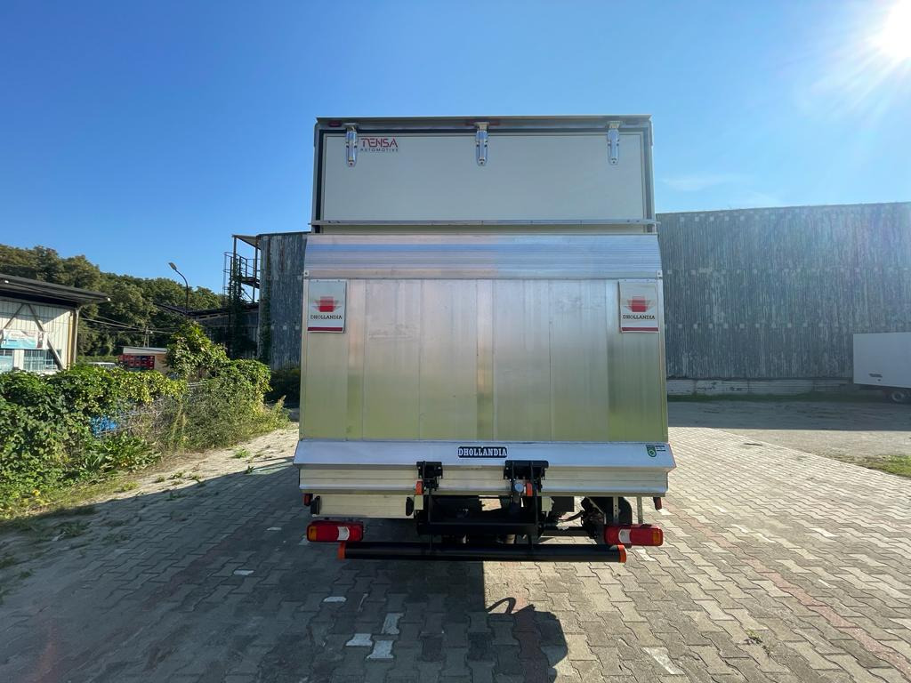 Lease a Iveco Daily 50C18HZ Container mit 8 Paletten und einem 750-kg-Aufzug Iveco Daily 50C18HZ Container mit 8 Paletten und einem 750-kg-Aufzug: picture 4