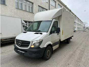 Box van Mercedes-Benz Sprinter with tail lift: picture 1
