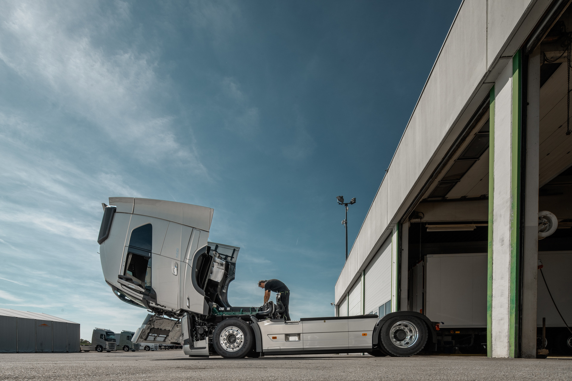 STARENT Truck & Trailer GmbH - Semi-trailers D-TEC undefined: picture 2