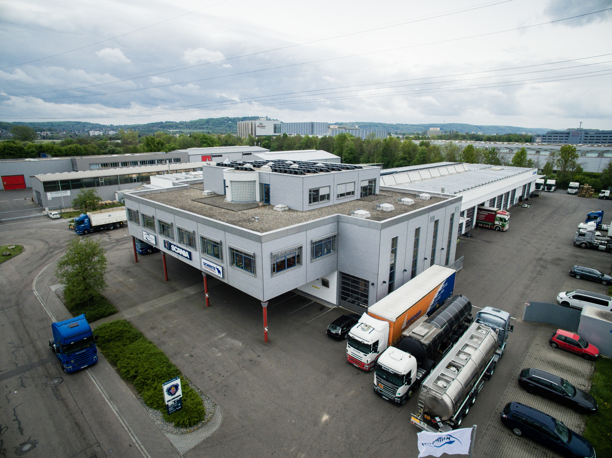 Knirsch Kraftfahrzeuge GmbH - vehicles for sale undefined: picture 2