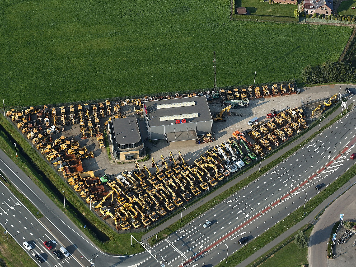 Big Machinery B.V. - Trucks - gearbox: manual undefined: picture 4