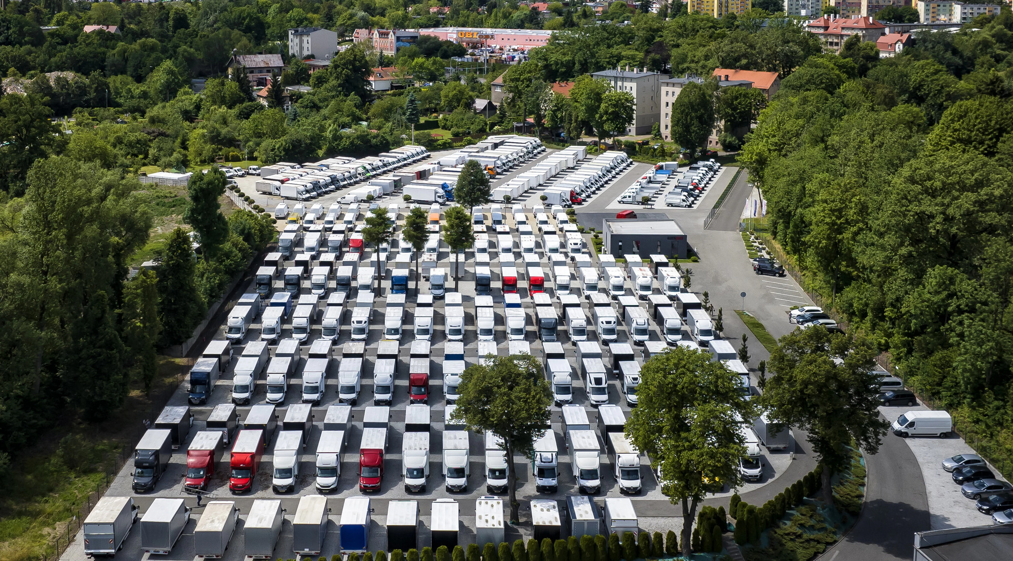 AUTO-PLUS DEALER - Trucks MERCEDES-BENZ undefined: picture 2