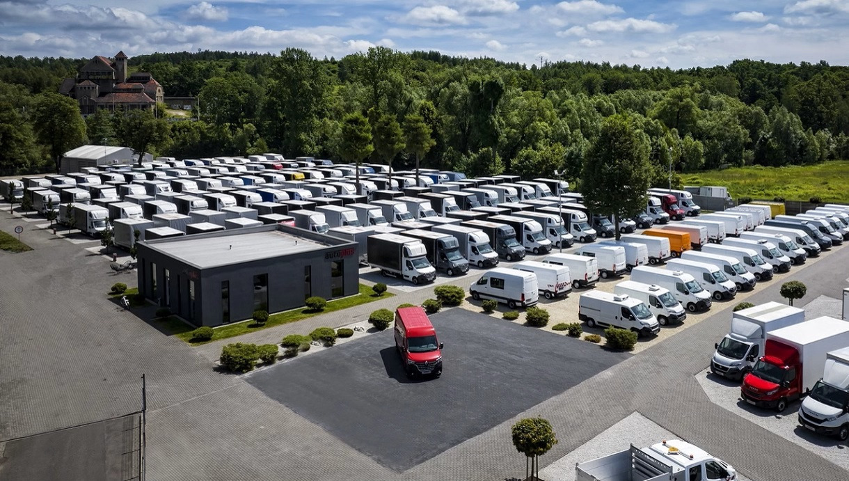 AUTO-PLUS DEALER - Trucks MERCEDES-BENZ undefined: picture 1