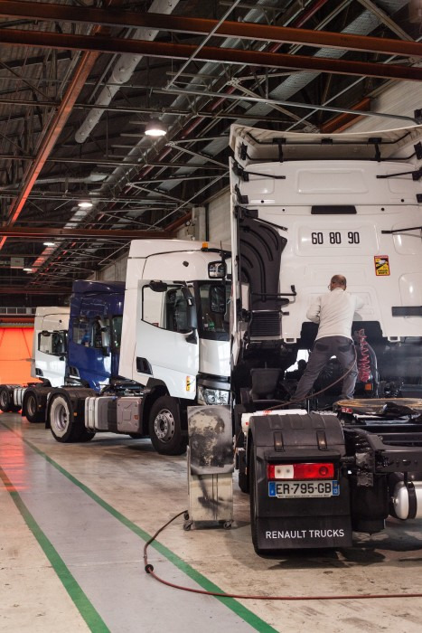 Renault Trucks France - Trucks RENAULT - Year: 2015 undefined: picture 11