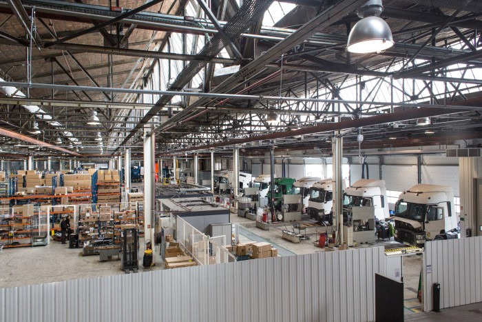 Renault Trucks France - Trucks RENAULT - Year: 2015 undefined: picture 5