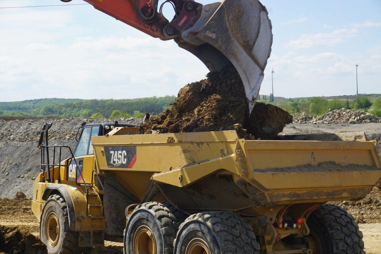 Daniel Manno  Baumaschinenhandel undefined: picture 3