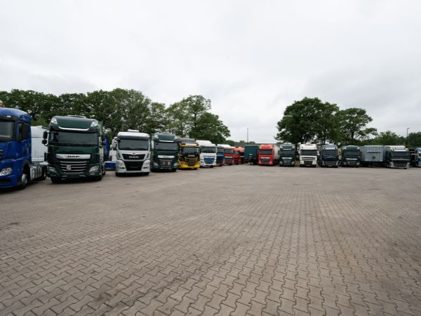 Hesselink Trucks B.V. - Trucks - new undefined: picture 5