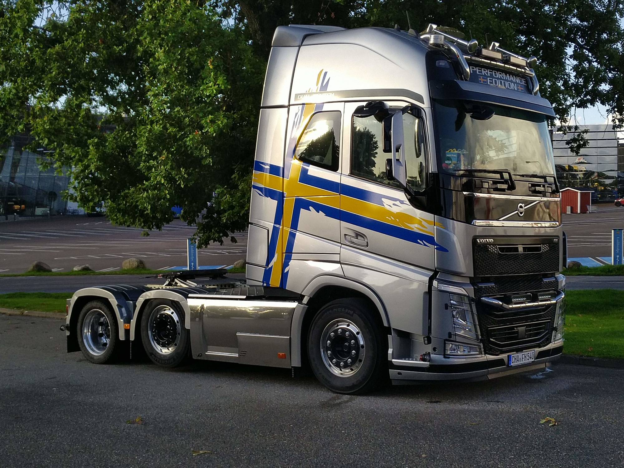 LKW-Service Nuernberger KG - Trucks VOLVO - Euro 6 undefined: picture 2