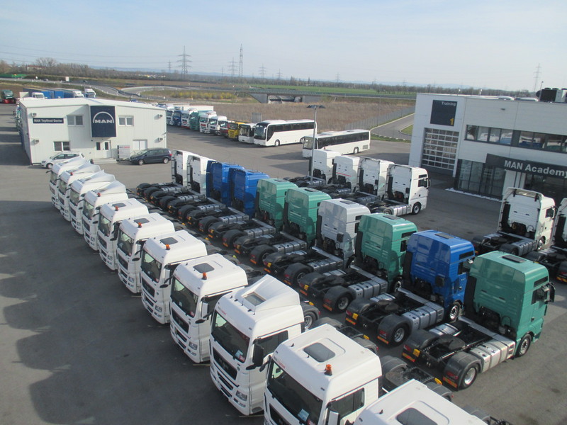 MAN Truck & Bus Vertrieb Österreich GesmbH - Vans MAN - diesel, gearbox: manual undefined: picture 1