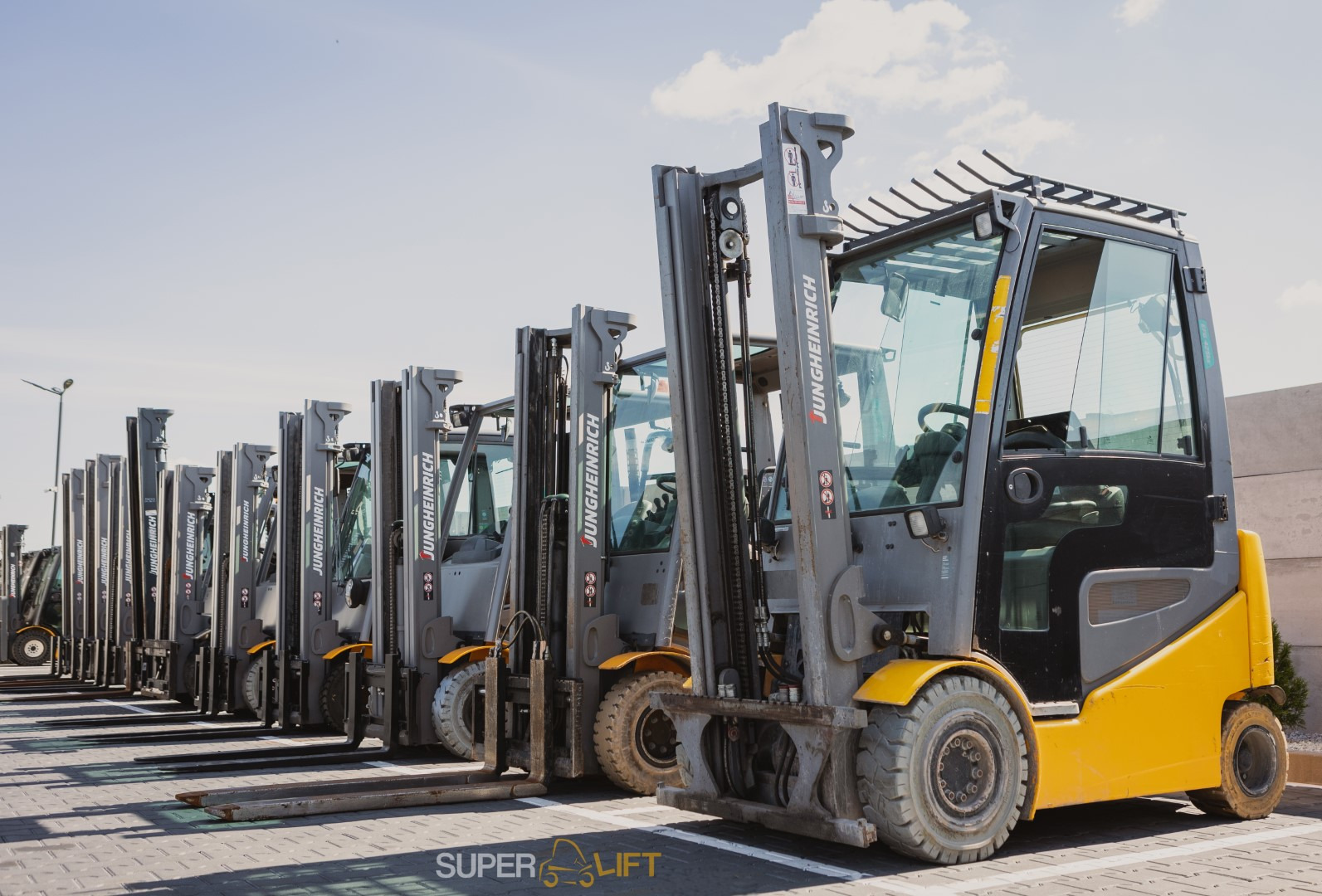 SUPERLIFT - vehicles for sale undefined: picture 15