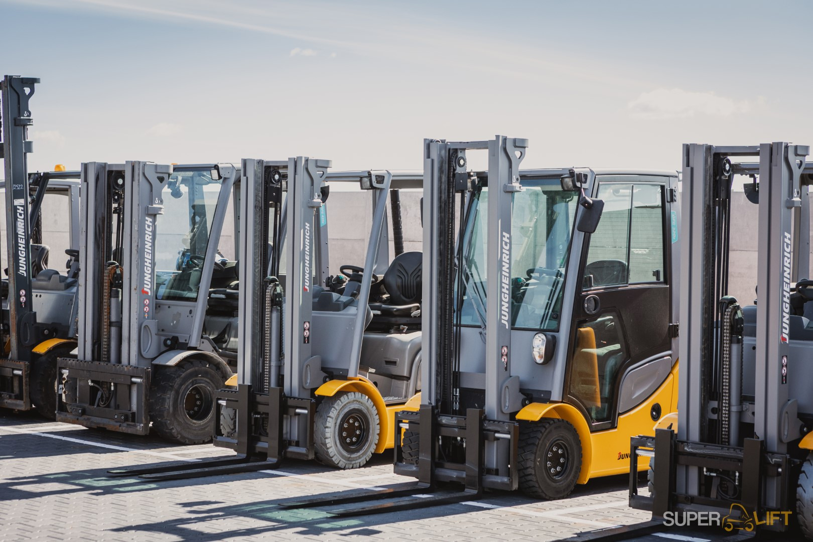 SUPERLIFT - vehicles for sale undefined: picture 14