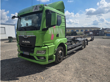 Hook lift truck MAN TGS