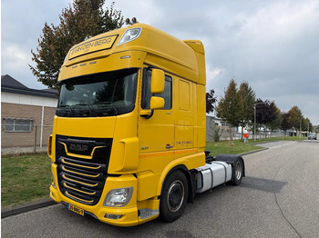 Tractor unit DAF XF 530