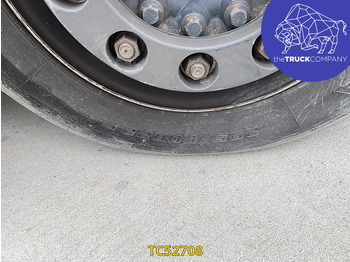 Curtainsider truck Iveco Stralis: picture 4