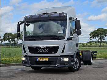 Cab chassis truck MAN TGL