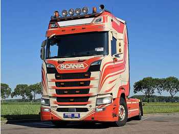 Tractor unit SCANIA S 520
