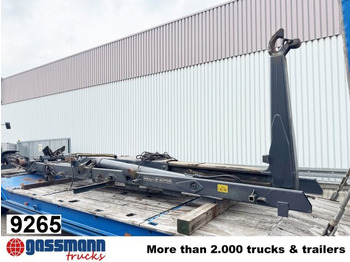 Hook lift truck